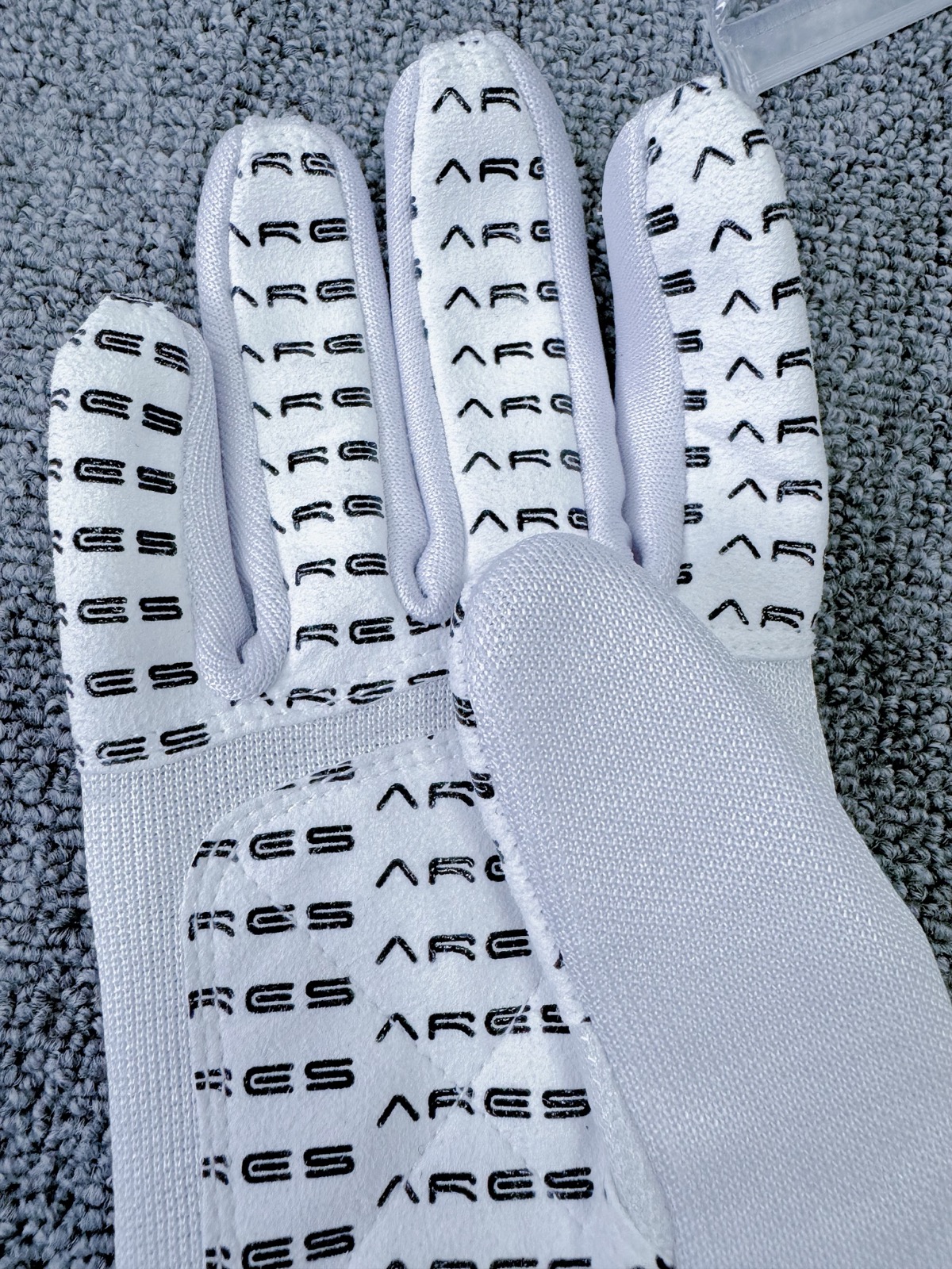 Fencing accessories and gloves